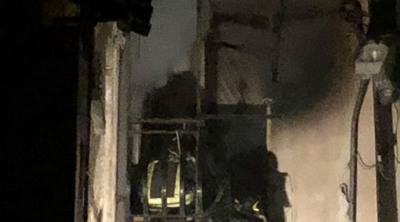 Appartamento distrutto da incendio, sfiorata tragedia Fortunatamente nessun ferito. La proprietaria dell'immobile è riuscita a dare l'allarme ai Vigili del Fuoco