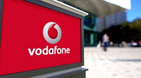 “Programma di ricompense per clienti Vodafone”: nuova truffa online L’allerta della Polizia Postale
