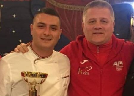 Il pizzaiolo sangiorgese Luigi Raco premiato a Scalea Si è classificato al secondo posto come miglior pizza nel concorso "L'Italia in pizza Calabria"