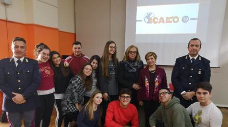 Reggio Calabria, la Polizia Stradale tra i banchi di scuola Il progetto Icaro è giunto alla 19esima edizione