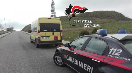 Sequestrato scuolabus senza assicurazione obbligatoria Controllo alla circolazione stradale da parte dei Carabinieri