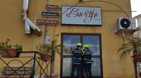 Palmi, sequestro preventivo della pizzeria “Il Borgo” Gli uomini della Polizia Locale hanno apposto i sigilli all’immobile