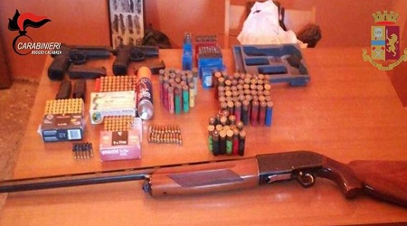 Operazione Polizia e Carabinieri nel territorio reggino Sequestrate armi e droga nel corso dei controlli