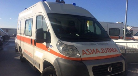 Incidente in Calabria, madre e figlio cadono da motorino La donna è stata trasportata in elisoccorso all'ospedale