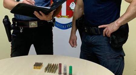 Carabinieri Rosarno trovano sacca cartucce in fondo agricolo Sequestro in attesa degli accertamenti tecnici del caso