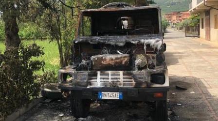 Incendiati due mezzi di proprietà di un’impresa edile Sull'episodio indagano i Carabinieri