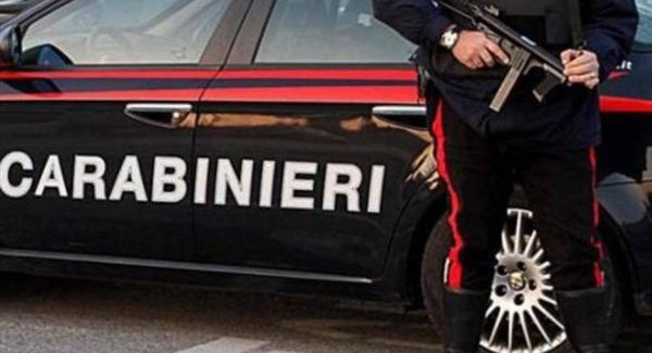 Carabinieri arrestano pregiudicato: era latitante dal 2012 L'uomo è finito in manette dopo un controllo dei militari dell'Arma sulla statale 106