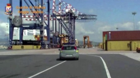 Sequestro 270 chili di cocaina al porto di Gioia Tauro La Guardia di Finanza ha smantellato un possibile traffico illecito da 55 milioni di euro