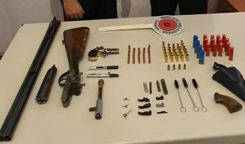 Gioia Tauro, un arresto per detenzione di armi clandestine L'uomo è accusato anche di ricettazione e detenzione abusiva di munizionamento