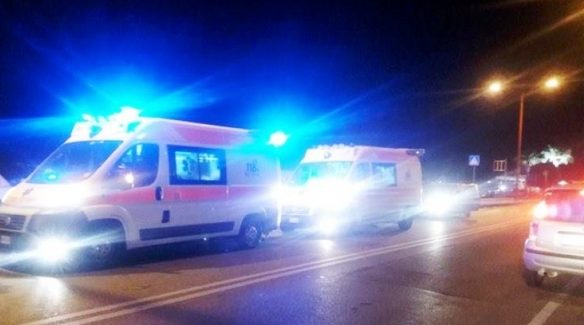 Gravissimo incidente in Calabria, un’auto si schianta contro un furgone, quattro i feriti, alcuni in gravi condizioni I giovani rientravano da una festa di un diciottesimo. Sul posto le forze dell'ordine per i rilievi del caso