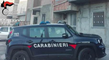Rizziconi, uomo tenta il suicidio, ma è salvato dai carabinieri Era sottoposto agli arresti domicialiari presso una casa di riposo, c'è stato bisogno di una mediazione di 15 minuti