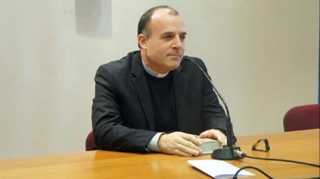 Don Angelo Panzetta è il nuovo arcivescovo della diocesi di Crotone-Santa Severina Egli succede a S. E. mons. Giuseppe Graziani (2006-2019), dimessosi per il raggiungimento dei limiti di età 