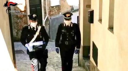 Villa S. Giovanni, i carabinieri consegnano portatili agli alunni per lo studio a distanza Si tratta degli studenti dell'istituto Professionale Alberghiero Turistico