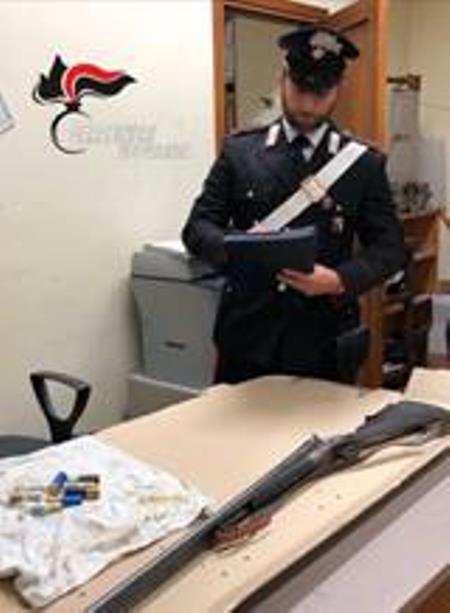 Armi e munizioni: ritrovamenti dei Carabinieri nei boschi delle preserre vibonesi