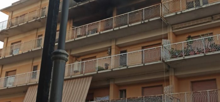 Gioia Tauro, appartamento in fiamme In via Nazionale 18
