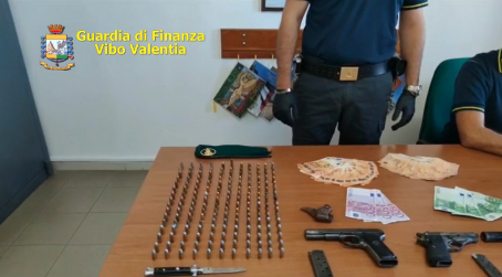 Un arresto a Tropea per armi e munizioni da guerra Si tratta di un 57enne del luogo, considerato contiguo alla criminalità organizzata locale