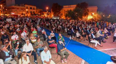 Elezioni Reggio Calabria, Minicuci, “E’ tempo di rinascere” Il centrodestra chiude la campagna elettorale a Piazza Castello