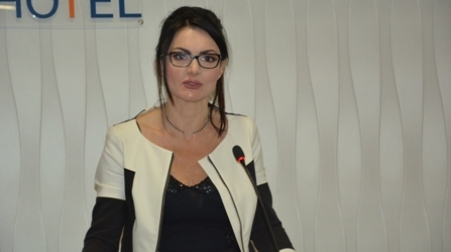 Mariaelena Senese è il nuovo Segretario generale della FenealUil Calabria Ai lavori ha partecipato anche Santo Biondo segretario della Uil Calabria