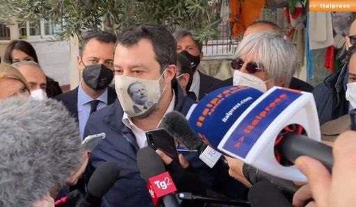 Salvini “Lavoriamo con Draghi per riaprire dopo Pasqua”