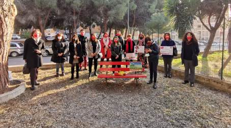 Parità di genere e diritti, a Reggio Calabria installata la panchina rossa nel rione Gebbione Prosegue il percorso di sensibilizzazione delle amministrazioni metropolitana e comunale attraverso i simboli "parlanti"