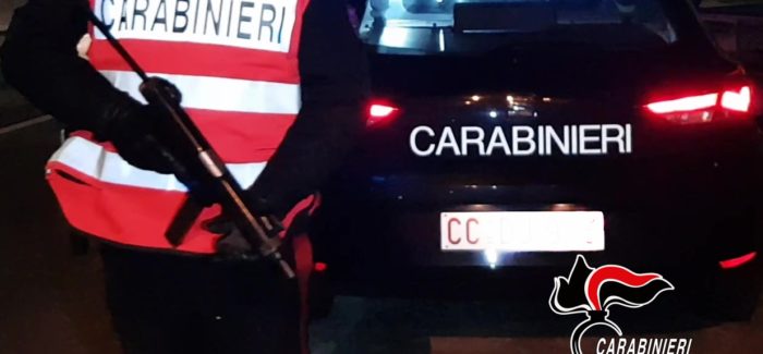 Scappano dalla porta secondaria di un noto ristorante di Cittanova  I carabinieri interrompono una festa privata alle 2 di notte
