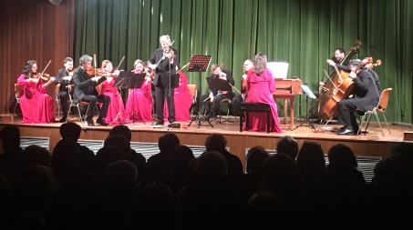 A Palmi Uto Ughi declama e suona le Quattro Stagioni di Vivaldi con l’Accademia di Santa Sofia Grande successo per l'evento della rassegna Synergia 46 promossa dagli Amici della Musica Manfroce 