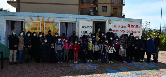 La Polizia di Frontiera Aerea della Questura di Reggio Calabria incontra i bambini dell’Associazione “Il Seme della Speranza”