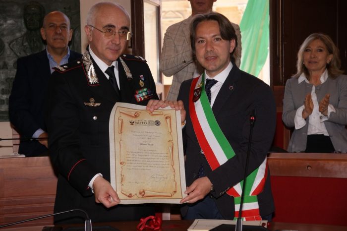 Noto, cittadinanza onoraria al Comandante Legione Carabinieri Sicilia