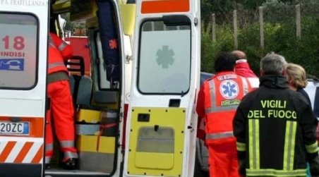 Ennesima tragedia in Calabria, cade dall’albero e muore un 54enne Sul posto è giunto anche l'elisoccorso ma il medico non ha potuto fare altro che constatare il decesso dell'uomo, padre di tre figli