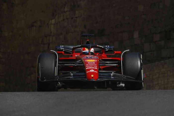 Leclerc mette tutti in fila nel venerdì di Baku