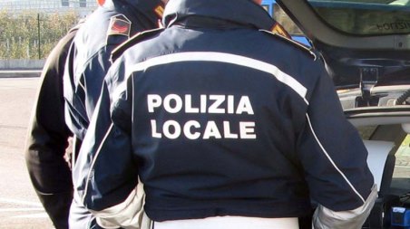 Feste mariane a Reggio Calabria, oltre 300 pezzi di merce sequestrata Tra cui 2 frigoriferi e 72 sedie, e circa  400 verbali al codice della strada.