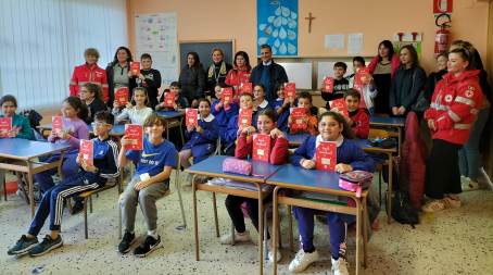 A Gioia Tauro arriva il “Diario della Gentilezza della Croce Rossa Italiana” Favorire lo sviluppo dei bambini come individui attivi e responsabili all’ interno delle proprie comunità