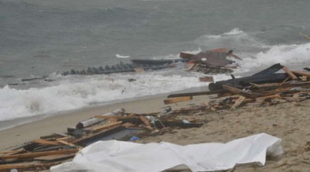 Jacucci: “Non possiamo cancellare dalla mente le immagini devastanti del naufragio di Cutro: i cadaveri sulla spiaggia”