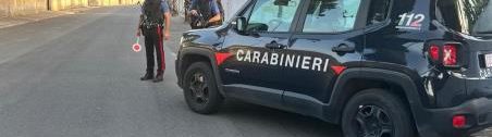 Sorpreso dai carabinieri mentre tenta di disfarsi della droga, arrestato un 42enne nel Reggino