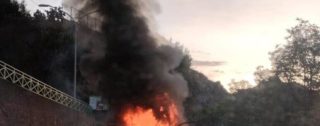 Tragedia sfiorata in Calabria. A fuoco furgone con lavoratori, ma non c’è nessun ferito